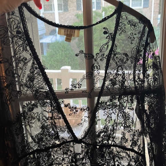 Umgee lace over top - Picture 4 of 6